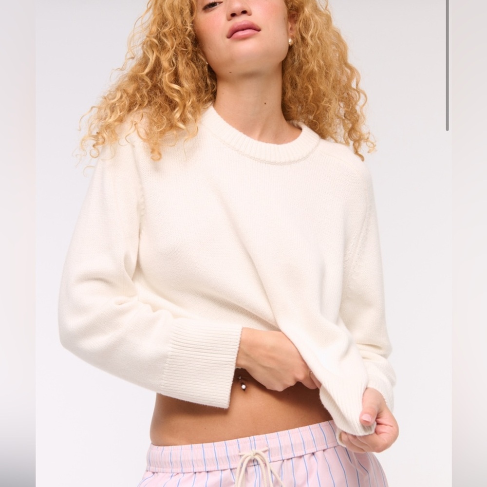 Abercrombie & Fitch Madeline Crew Sweater in Cream L